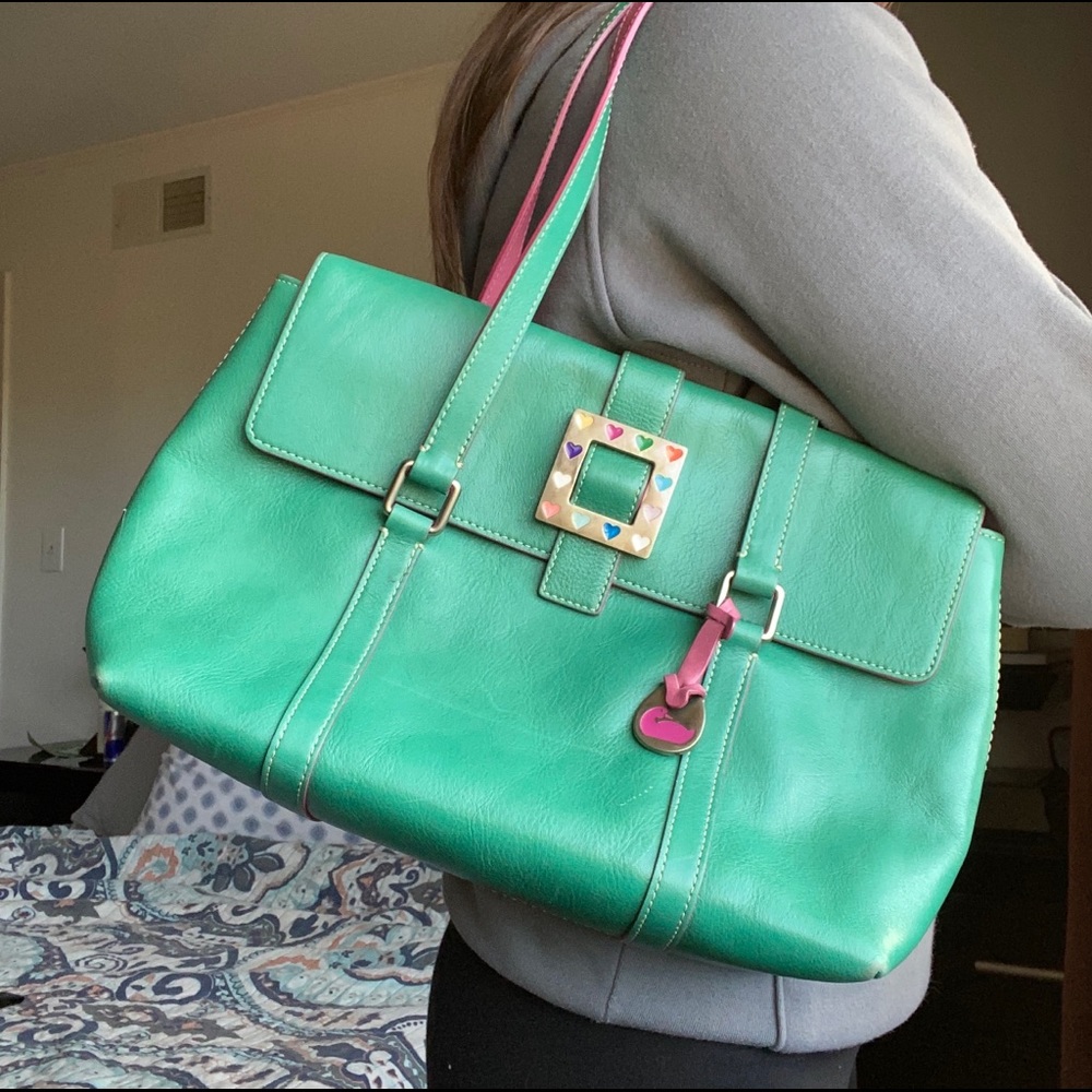 Dooney and Bourke heart buckle bag - Picture 3 of 16